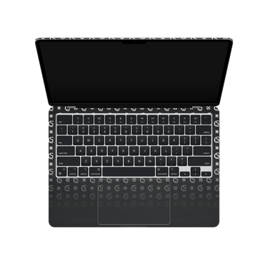 MacBook Air 15 M3 Inside Polo Shirt